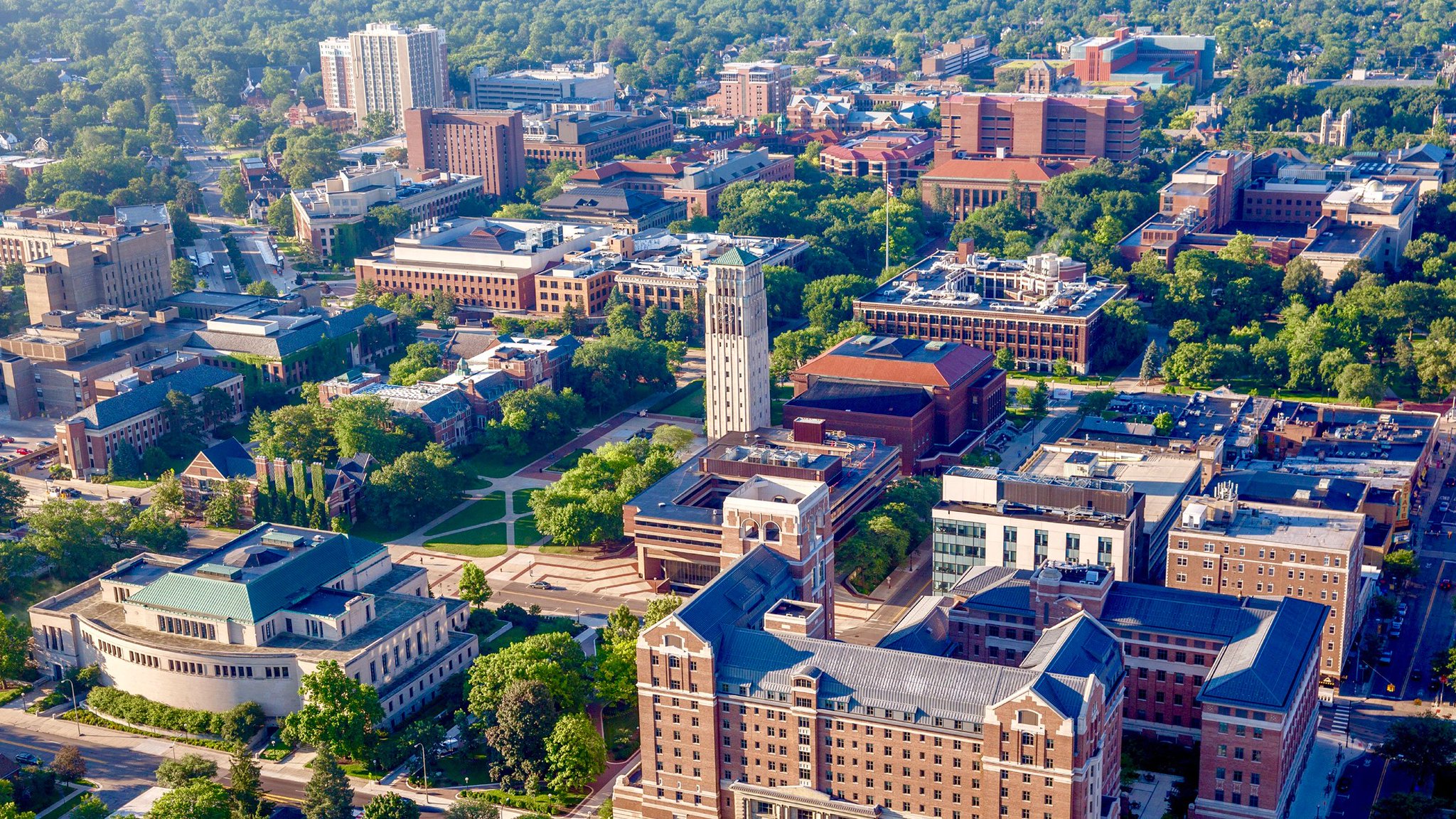 michigan üniversitesi kampüsü-amerikada hukuk yüksek lisansı